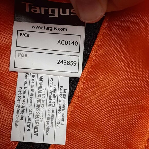 Targus Newport Black Convertible 2-in-1 Messenger Backpack laptop tablet - Picture 9 of 16